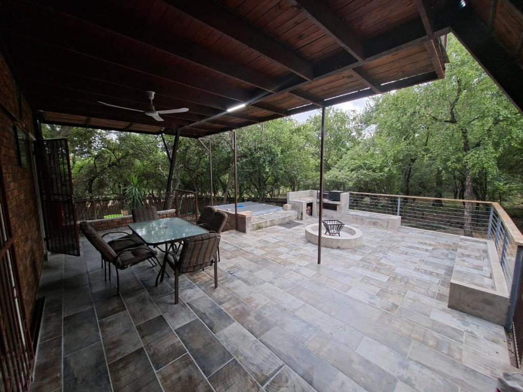 Modern exterior of Ratel Retreat in Marloth Park
